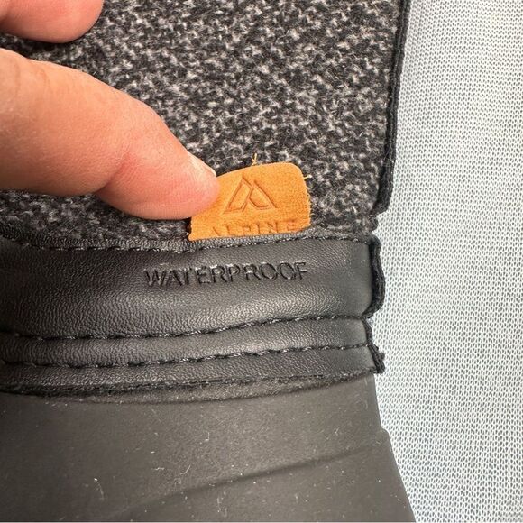 Women’s Size 7 Waterproof Alpine Waterproof Rain Boots in Grey Black - Picture 5 of 9